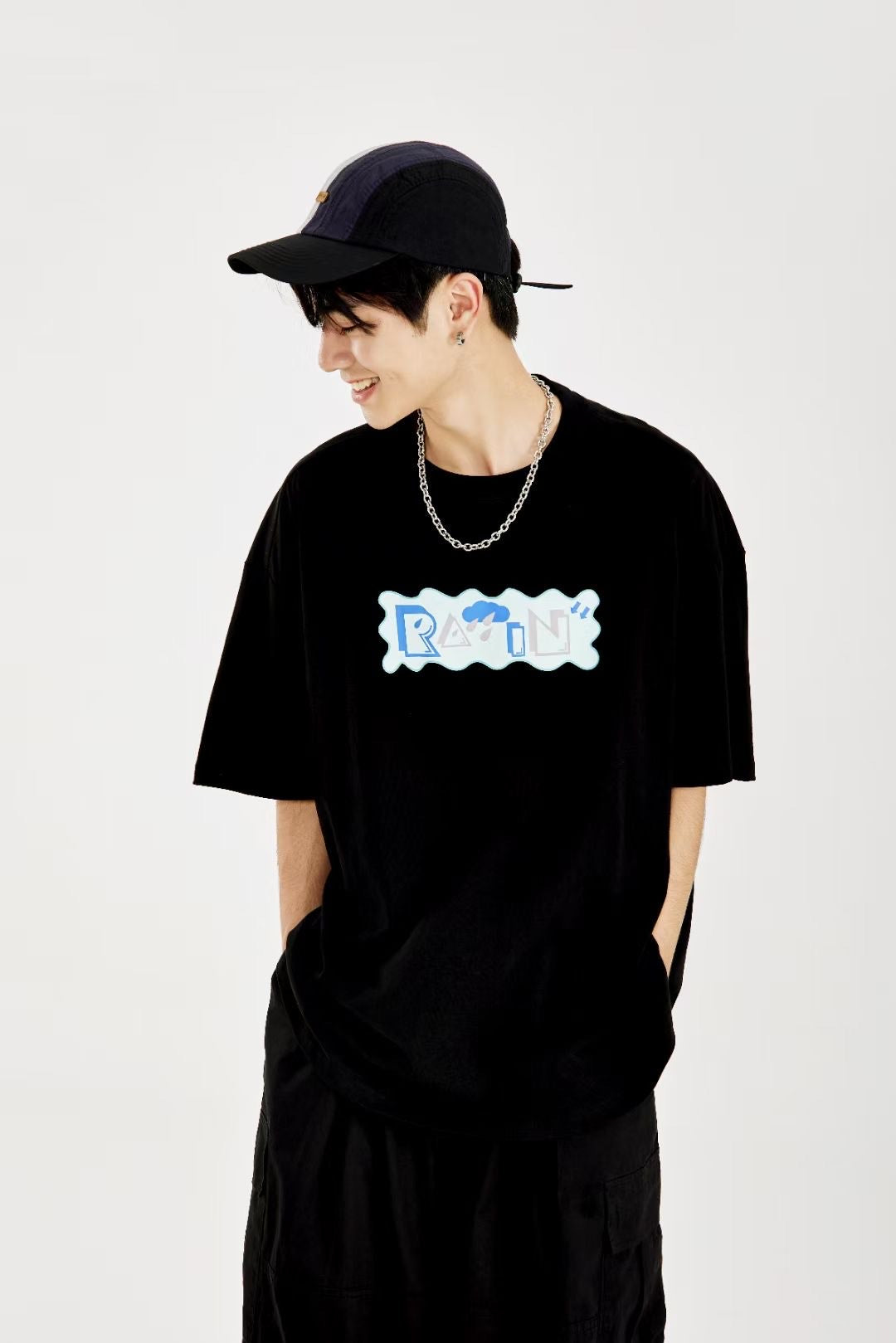 黑色雨印花寬鬆短袖 T 卹