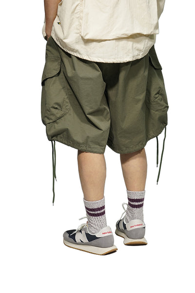Loose Cut Cargo Shorts In Army Green