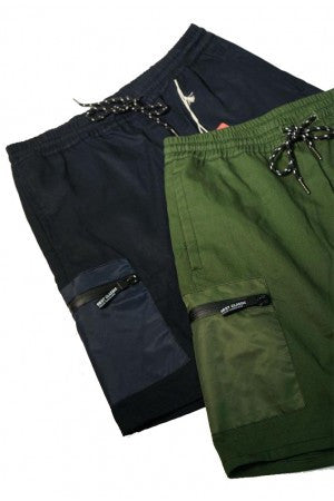 Shorts With Pocket In Army Green