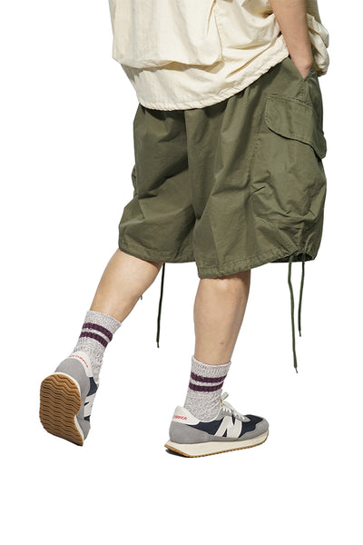 Loose Cut Cargo Shorts In Army Green